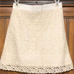 LOFT Lacey, Cream Colored Women’s Skirt. Excellent Condition. Size: 2P